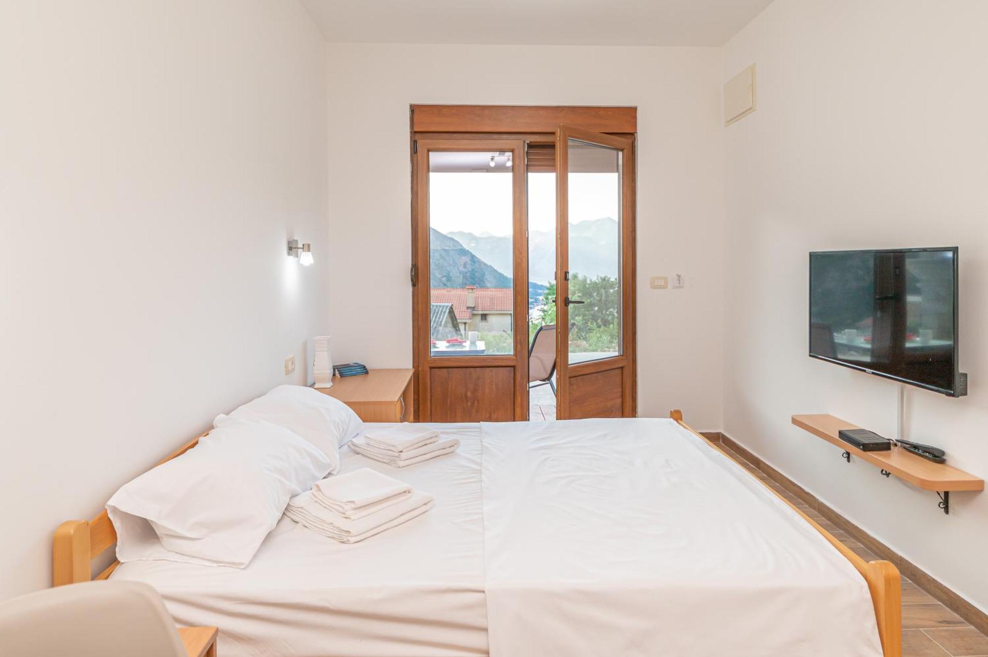 Ferienwohnung Red Hill Kotor Exterior foto