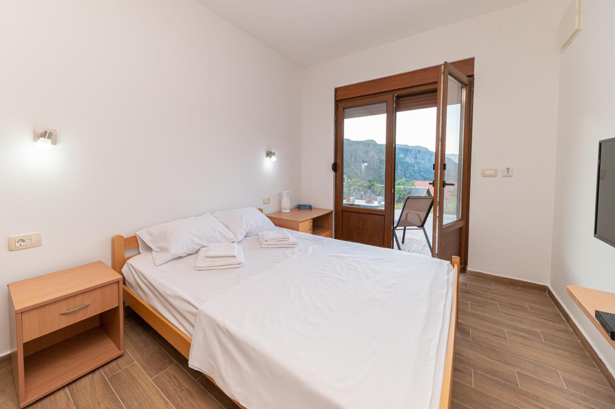 Ferienwohnung Red Hill Kotor Exterior foto