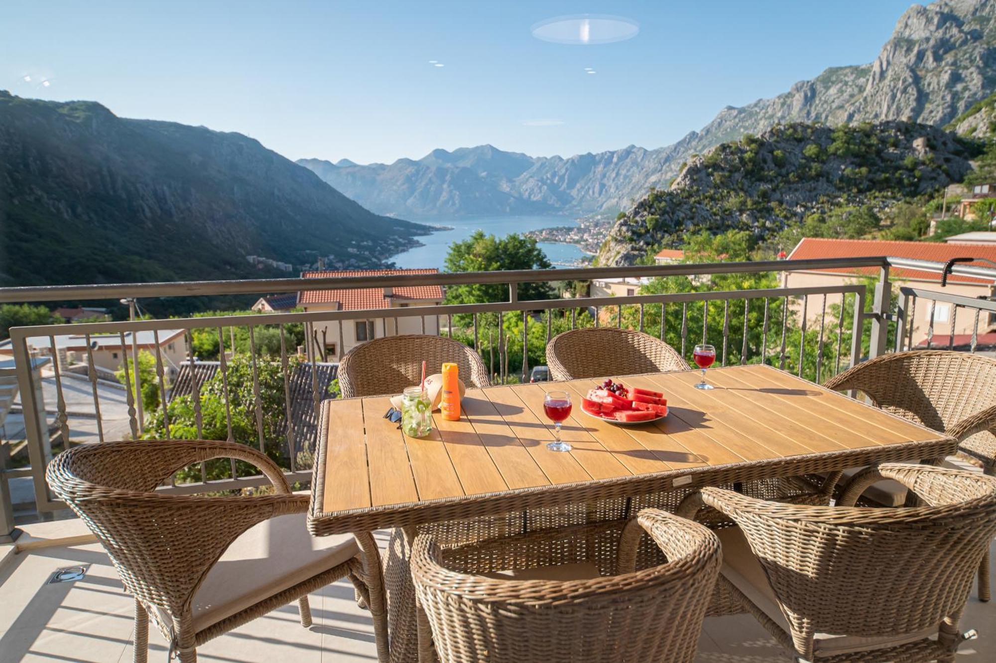 Ferienwohnung Red Hill Kotor Exterior foto