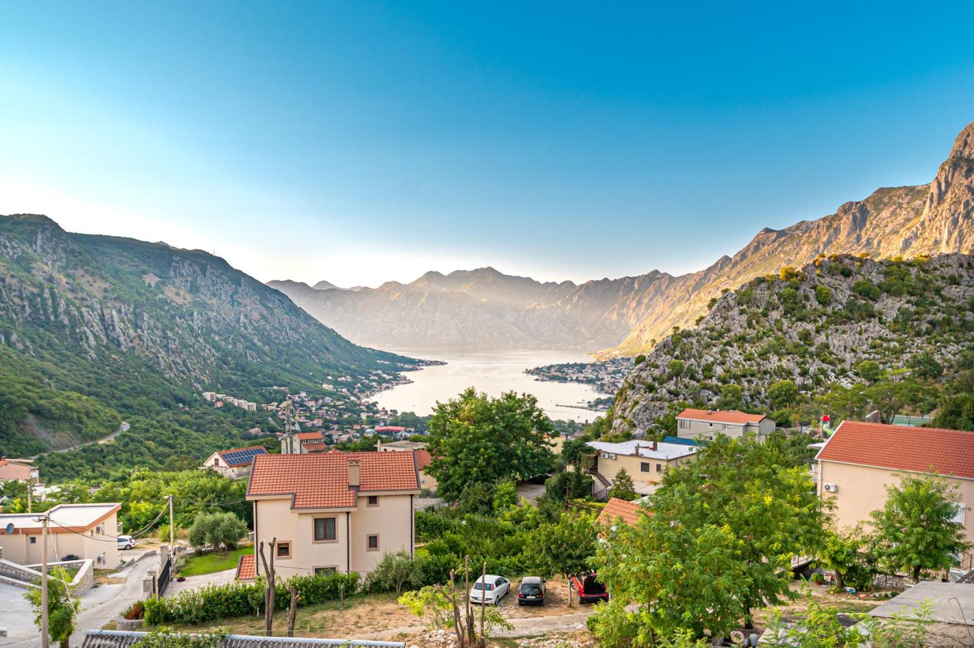 Ferienwohnung Red Hill Kotor Exterior foto